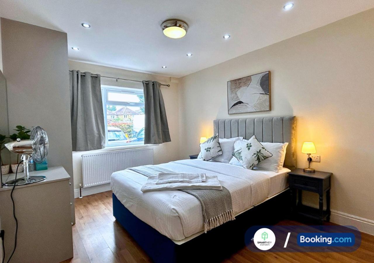Modern 2 Bed 2 Bath Apartment Free Parking Watford  Extérieur photo