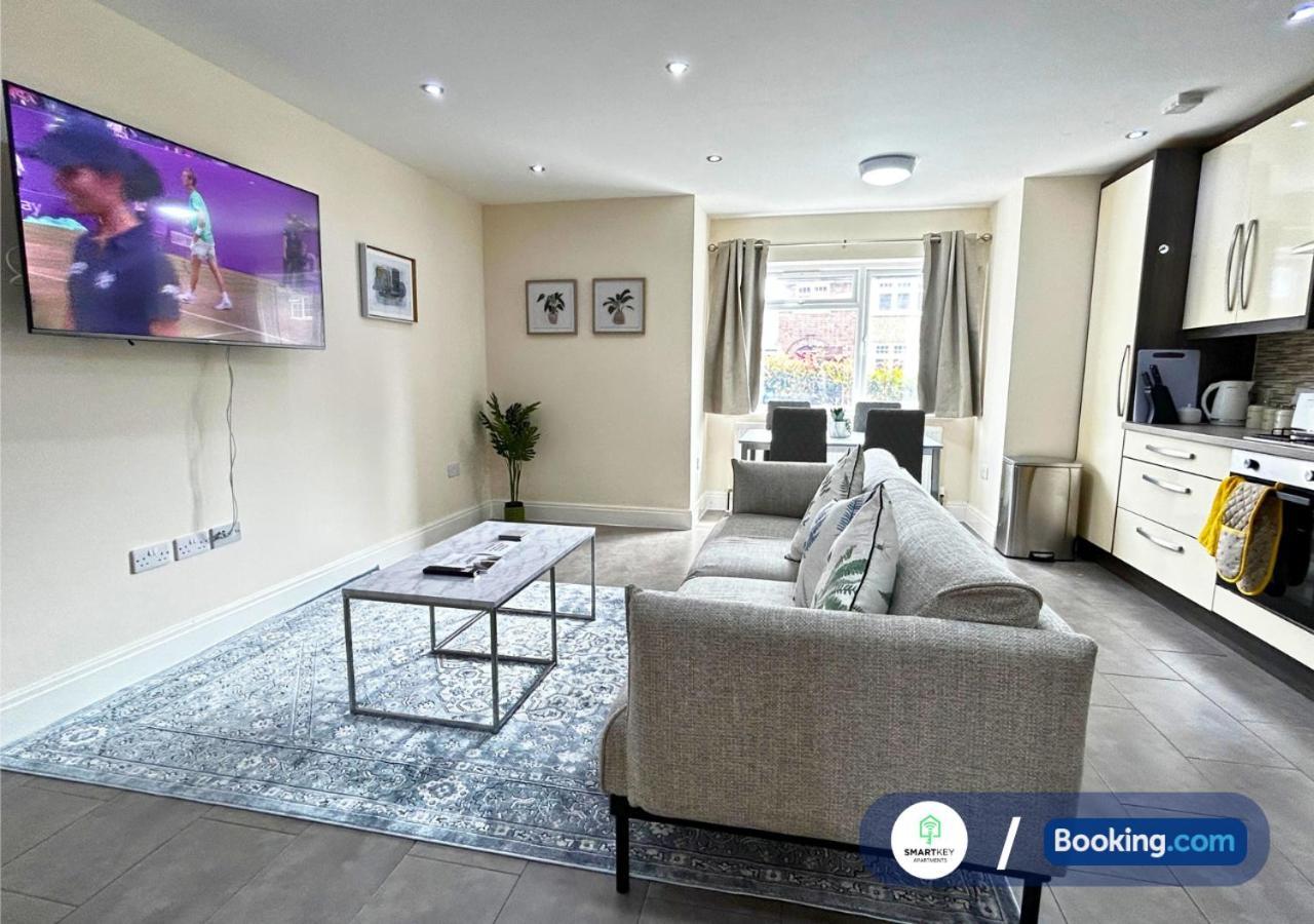 Modern 2 Bed 2 Bath Apartment Free Parking Watford  Extérieur photo
