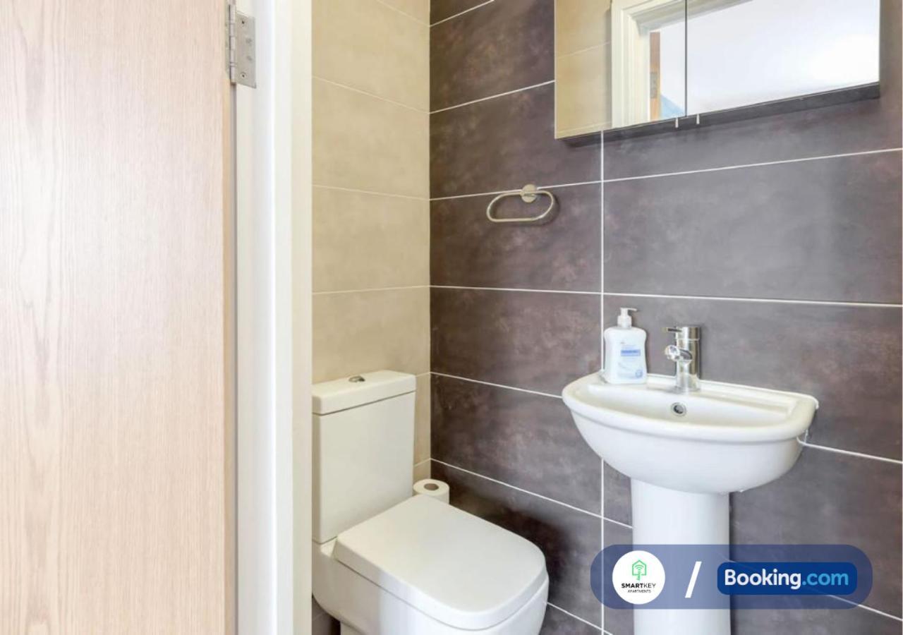 Modern 2 Bed 2 Bath Apartment Free Parking Watford  Extérieur photo