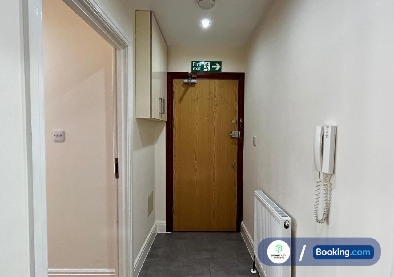 Modern 2 Bed 2 Bath Apartment Free Parking Watford  Extérieur photo