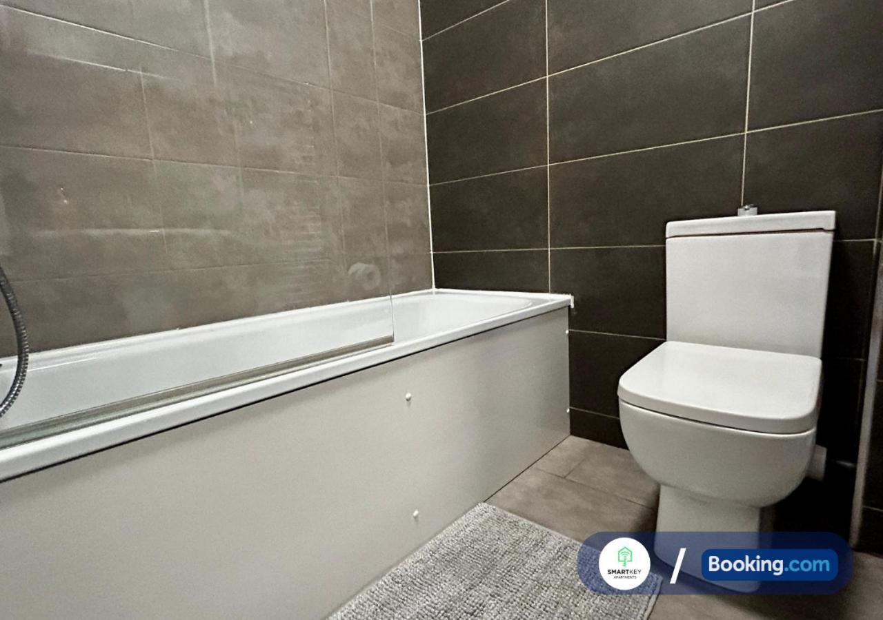 Modern 2 Bed 2 Bath Apartment Free Parking Watford  Extérieur photo