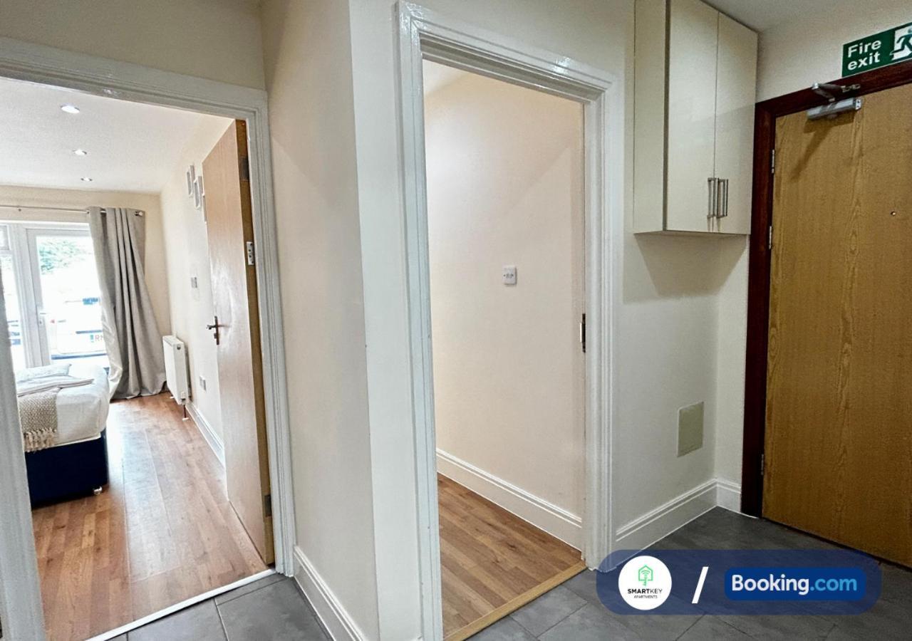 Modern 2 Bed 2 Bath Apartment Free Parking Watford  Extérieur photo
